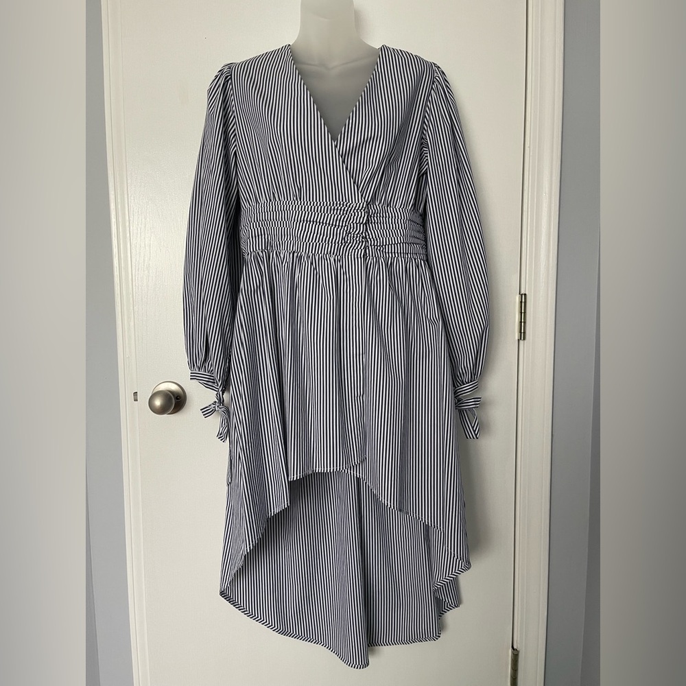 New York & Company High-Low Stripped Blouse Top Size S White Blue